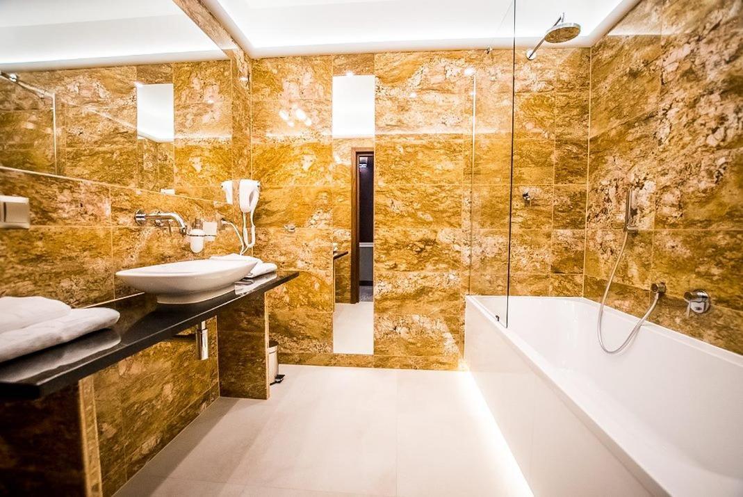 Hotel Palac Poledno الغرفة الصورة